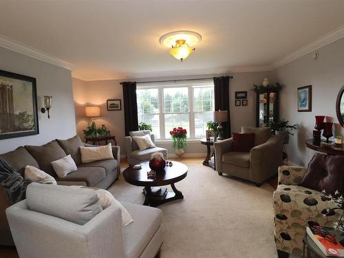 148 Forest Hill Drive, Valley, NS - Indoor Photo Showing Living Room