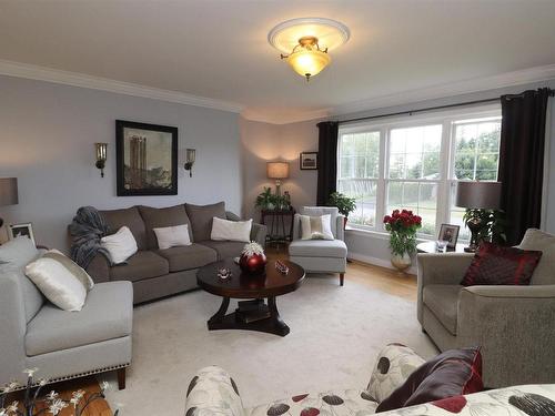 148 Forest Hill Drive, Valley, NS - Indoor Photo Showing Living Room