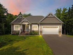 67 Glencairn Avenue Fall River, NS B2T 0G8