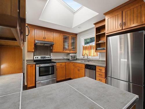20 Kirk Road, Halifax, NS - Indoor Photo Showing Kitchen