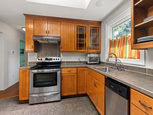 20 Kirk Road, Halifax, NS - Indoor Photo Showing Kitchen