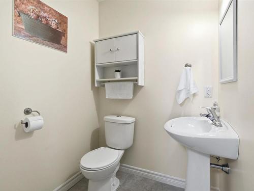 30 Outrigger Crescent, Halifax, NS - Indoor Photo Showing Bathroom