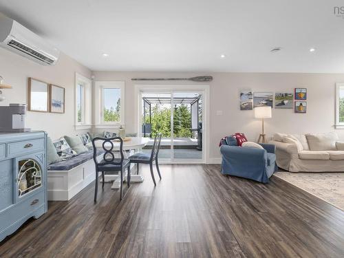 1303 Ketch Harbour Road, Ketch Harbour, NS - Indoor Photo Showing Living Room