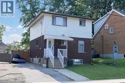 57 EAST 31ST Street  Hamilton, ON L8V 3N8