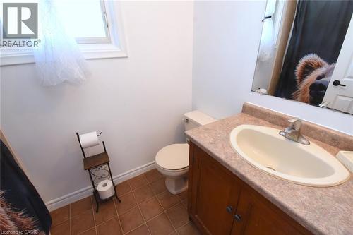 57 East 31St Street, Hamilton, ON - Indoor Photo Showing Bathroom