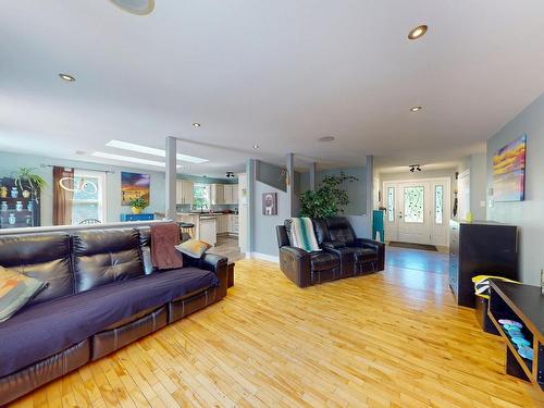 185 Thomas Street, Lake Echo, NS - Indoor Photo Showing Living Room