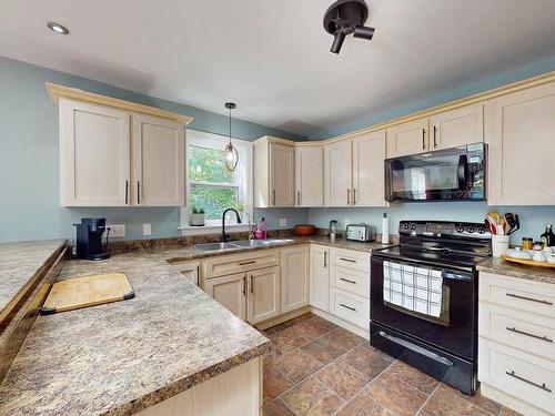 185 Thomas Street, Lake Echo, NS - Indoor Photo Showing Kitchen With Double Sink