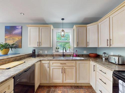 185 Thomas Street, Lake Echo, NS - Indoor Photo Showing Kitchen With Double Sink