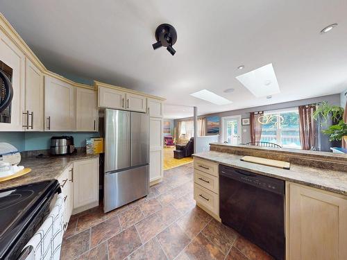 185 Thomas Street, Lake Echo, NS - Indoor Photo Showing Kitchen
