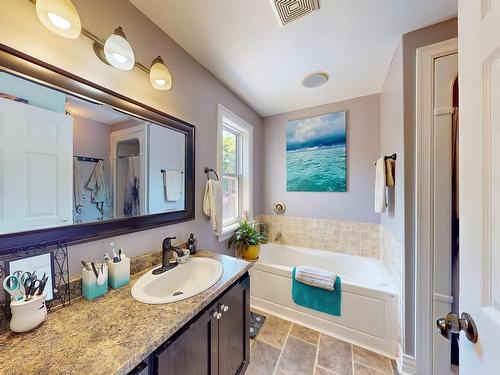 185 Thomas Street, Lake Echo, NS - Indoor Photo Showing Bathroom