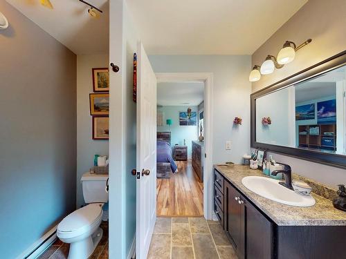185 Thomas Street, Lake Echo, NS - Indoor Photo Showing Bathroom