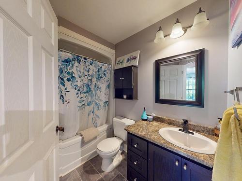 185 Thomas Street, Lake Echo, NS - Indoor Photo Showing Bathroom