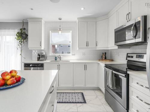 151 Mica Crescent Crescent, Spryfield, NS - Indoor Photo Showing Kitchen With Stainless Steel Kitchen With Upgraded Kitchen