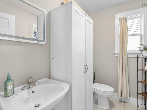 151 Mica Crescent Crescent, Spryfield, NS - Indoor Photo Showing Bathroom