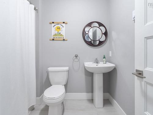 151 Mica Crescent Crescent, Spryfield, NS - Indoor Photo Showing Bathroom