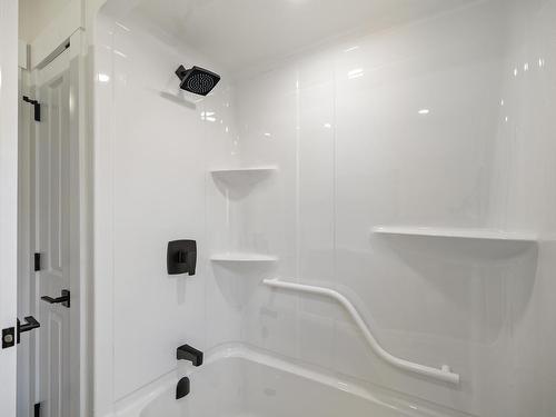 123 Samantha Lane, Cornwall, PE - Indoor Photo Showing Bathroom
