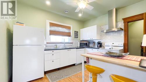 5 Britannia Road W, Goderich (Goderich (Town)), ON - Indoor Photo Showing Kitchen