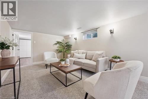 10 Sumac Place, Guelph, ON - Indoor Photo Showing Living Room