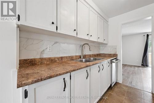 2 - 750 Erinbrook Drive, Kitchener, ON - Indoor Photo Showing Kitchen With Double Sink