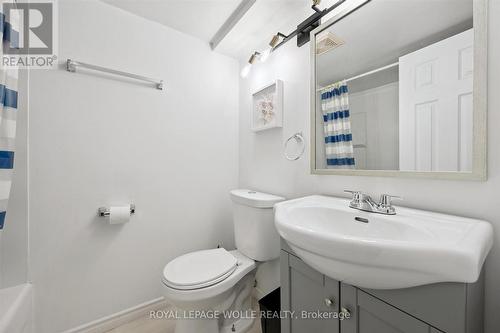 2 - 750 Erinbrook Drive, Kitchener, ON - Indoor Photo Showing Bathroom