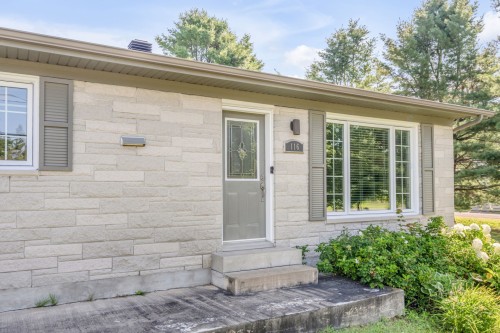 Façade - 116 Ch. De Gosford, Shannon, QC - Outdoor With Exterior