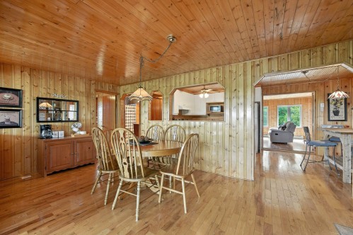 Salle à manger - 62 Ch. Lakeview, Saint-Adolphe-D'Howard, QC - Indoor Photo Showing Dining Room