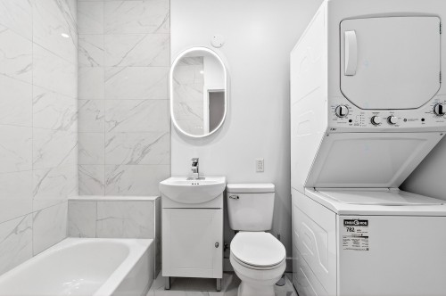 Salle de bains - 836  - 846 5E Avenue, Montréal (Verdun/Île-Des-Soeurs), QC - Indoor Photo Showing Laundry Room