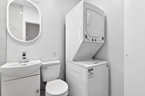 Salle de bains - 836  - 846 5E Avenue, Montréal (Verdun/Île-Des-Soeurs), QC - Indoor Photo Showing Laundry Room