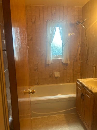 Salle de bains - 320 Rue Des Forges, Laval (Duvernay), QC - Indoor Photo Showing Bathroom