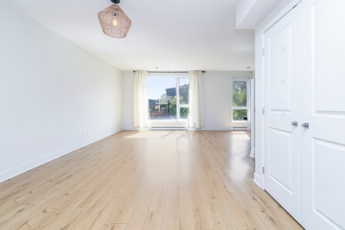 Dining Room - 49 Av. Des Frênes, Pointe-Claire, QC - Indoor Photo Showing Other Room