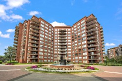 204-5950 Boul. Cavendish  Côte-Saint-Luc, QC H4W 3H1