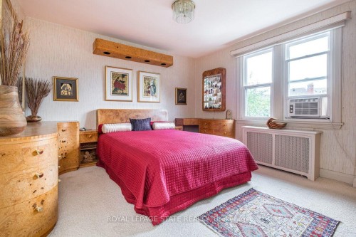 107 Bond Street S, Hamilton, ON - Indoor Photo Showing Bedroom