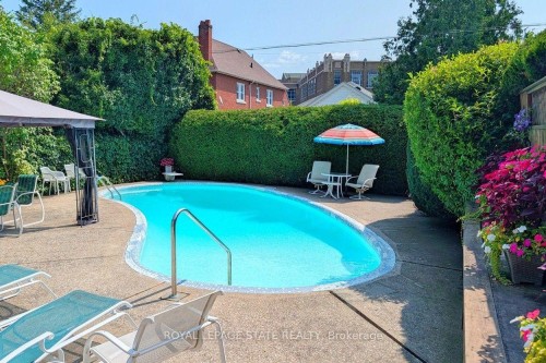 107 Bond Street S, Hamilton, ON - Outdoor With In Ground Pool With Backyard
