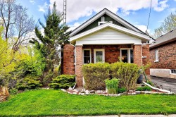 116 Buckingham Avenue  Oshawa, ON L1G 2K5