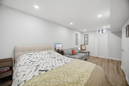 3839 Tufgar Crescent, Burlington, ON - Indoor Photo Showing Bedroom