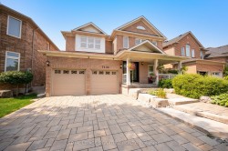 7134 Hallsands Drive  Mississauga, ON L5N 7T2