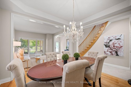 7134 Hallsands Drive, Mississauga, ON - Indoor Photo Showing Dining Room
