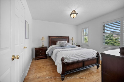 7134 Hallsands Drive, Mississauga, ON - Indoor Photo Showing Bedroom