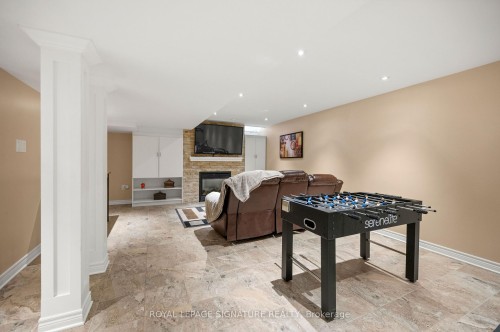 7134 Hallsands Drive, Mississauga, ON - Indoor Photo Showing Other Room