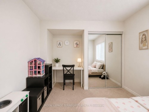903 Penson Crescent, Milton, ON - Indoor Photo Showing Bedroom