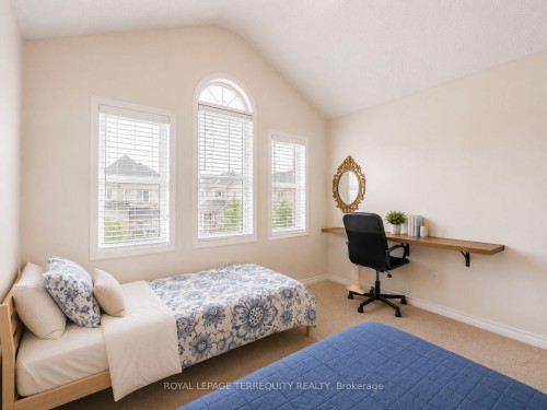 903 Penson Crescent, Milton, ON - Indoor Photo Showing Bedroom