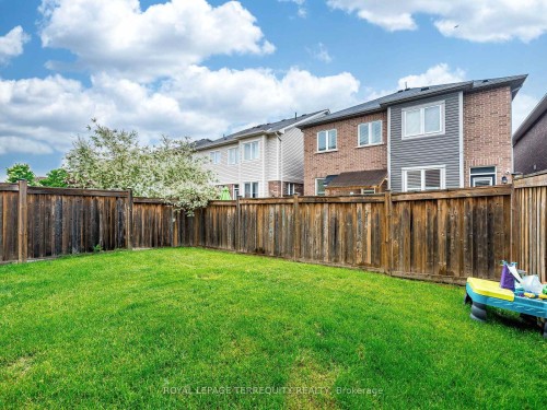 903 Penson Crescent, Milton, ON - Outdoor
