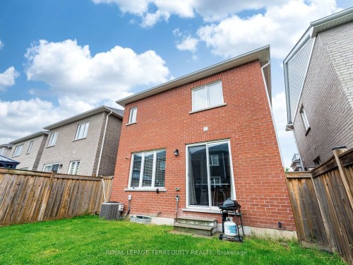 903 Penson Crescent, Milton, ON - Outdoor With Exterior