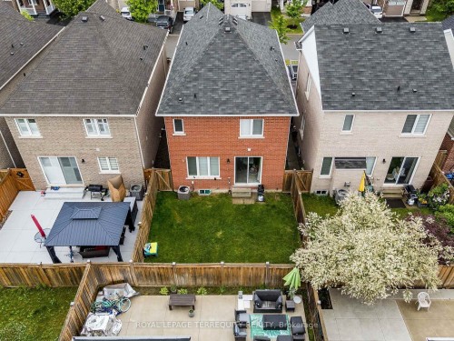 903 Penson Crescent, Milton, ON - Outdoor
