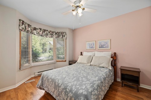 Chambre à coucher - 14 Rue Kilteevan, Hudson, QC - Indoor Photo Showing Bedroom