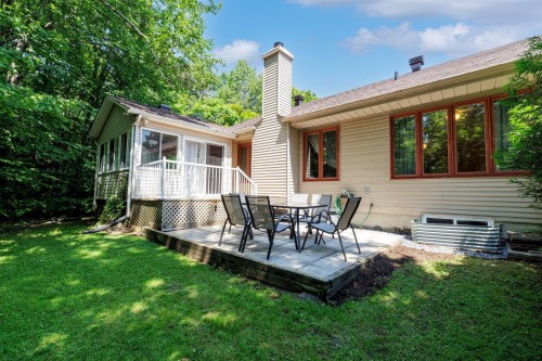 Face arrière - 14 Rue Kilteevan, Hudson, QC - Outdoor With Deck Patio Veranda