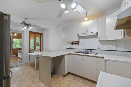 Cuisine - 14 Rue Kilteevan, Hudson, QC - Indoor Photo Showing Kitchen With Double Sink