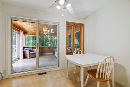 Coin-repas - 14 Rue Kilteevan, Hudson, QC - Indoor Photo Showing Other Room