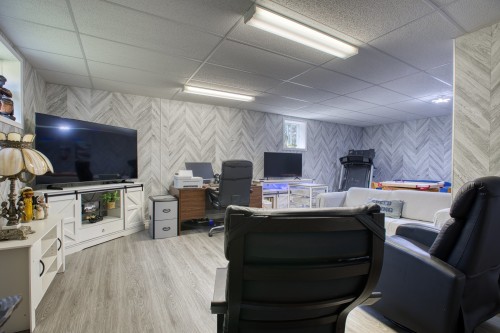 Salle familiale - 890 Route Morin, Val-David, QC - Indoor