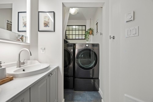 Salle de lavage - 25 Place François-Perrot, L'Île-Perrot, QC - Indoor Photo Showing Laundry Room